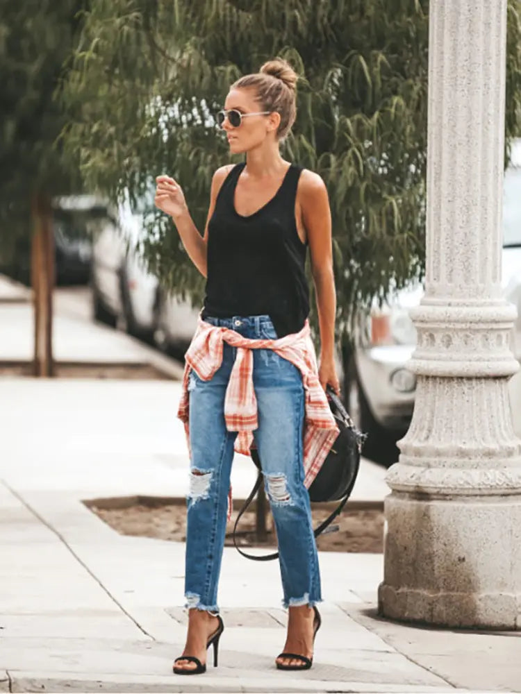 Ava – Distressed Jeans With Effortless Comfort