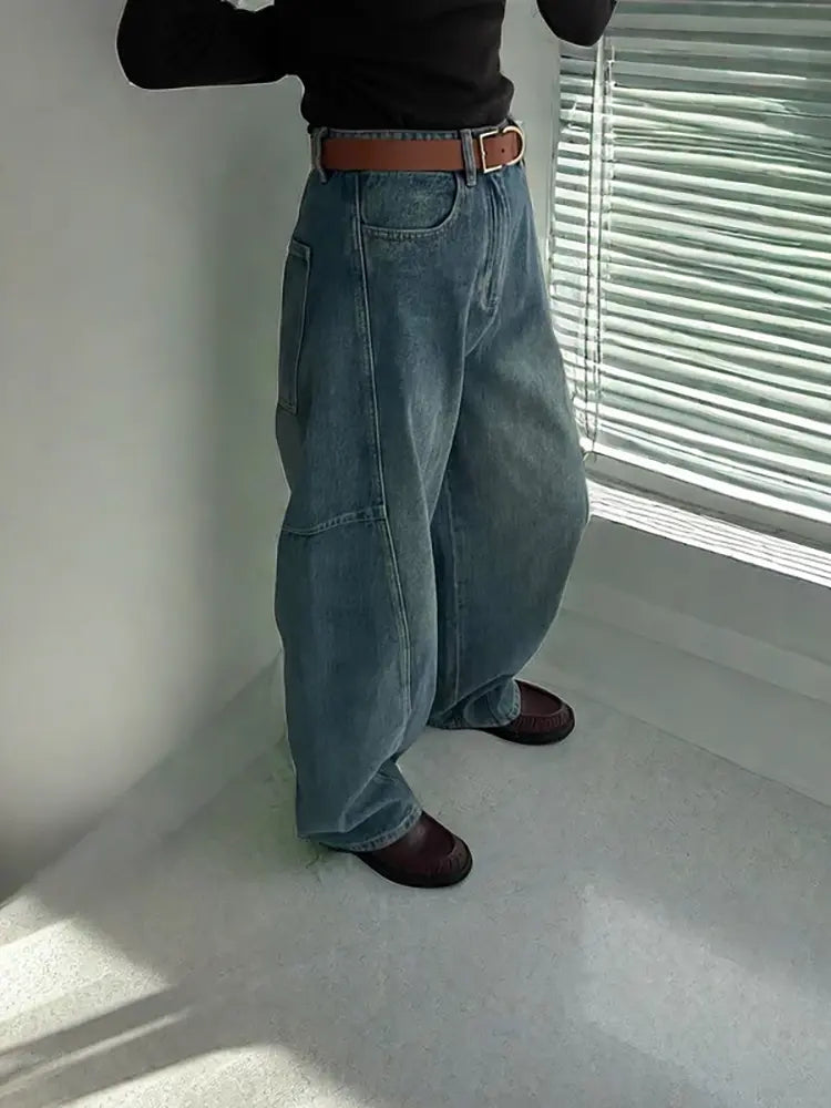 Mila – Relaxed Arc Seam Banana Denim Pants