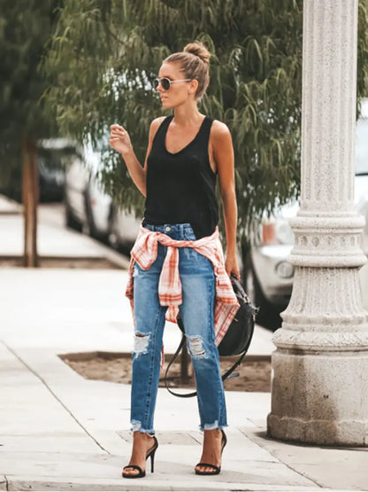 Ava – Distressed Jeans With Effortless Comfort